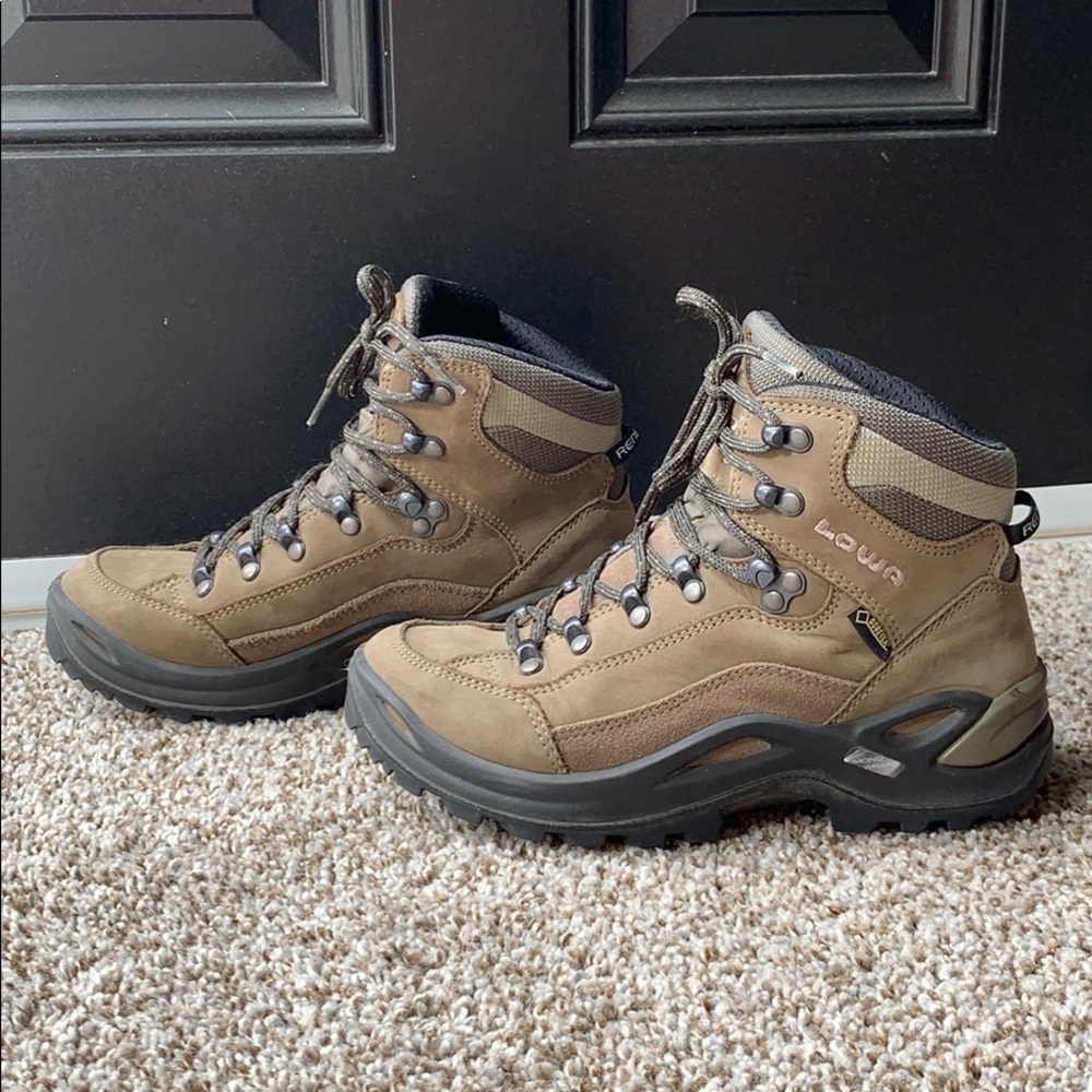 Lowa Renegade GTX Mid Hiking Boots - Women's